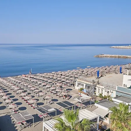 Palace Lido & Hotel